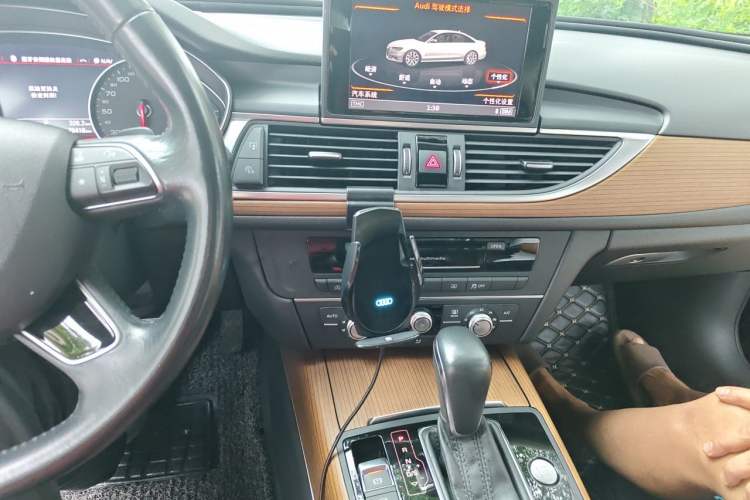 Used Audi A6L 2018 30th Anniversary Edition 35 TFSI Fashion Model Audio And AC Panel