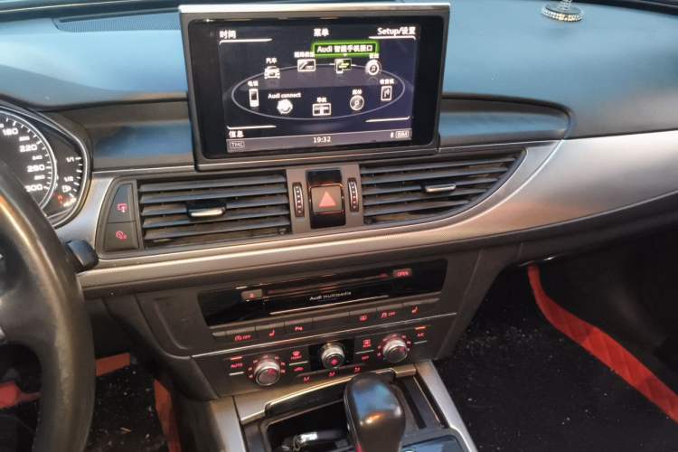 Used Audi A6L 2018 30th Anniversary Edition TFSI Trendy Model Audio And AC Panel