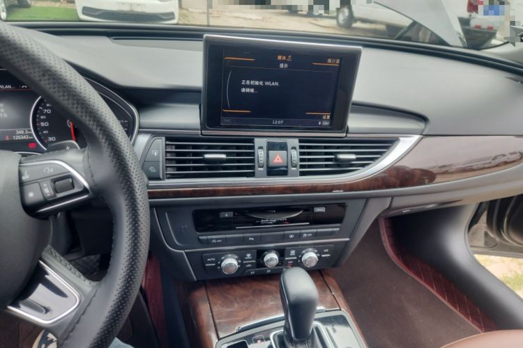 Used Audi A6L 2018 30th Anniversary Edition TFSI Trendy Model Audio And AC Panel