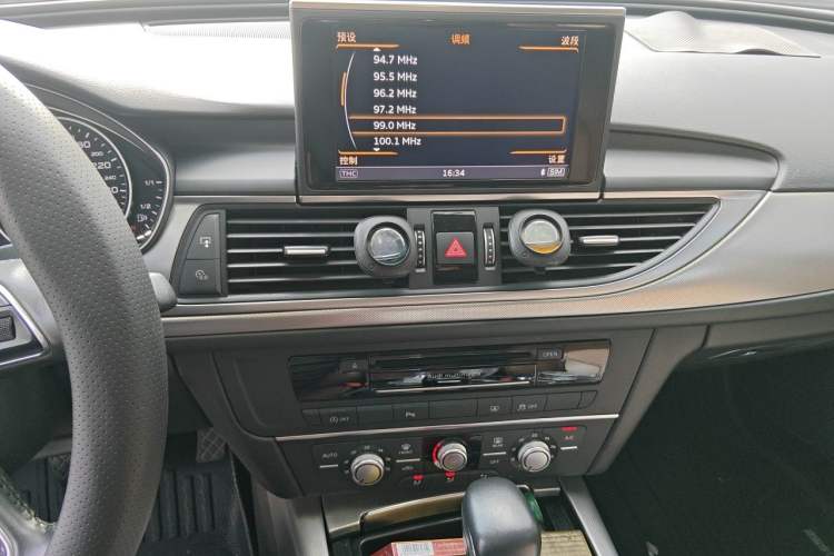 Used Audi A6L 2018 30th Anniversary Edition 35 TFSI Fashion Model Audio And AC Panel
