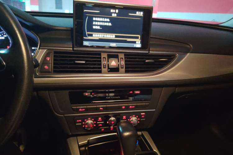 Used Audi A6L 2018 30th Anniversary Edition 35 TFSI Fashion Model Audio And AC Panel