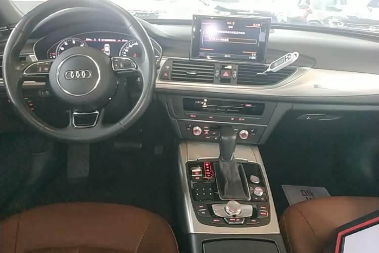 Used Audi A6L 2018 30th Anniversary Edition 45 TFSI quattro Sport model Audio And AC Panel