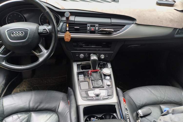 Used Audi A6L 2018 30th Anniversary Edition 35 TFSI Fashion Model Audio And AC Panel