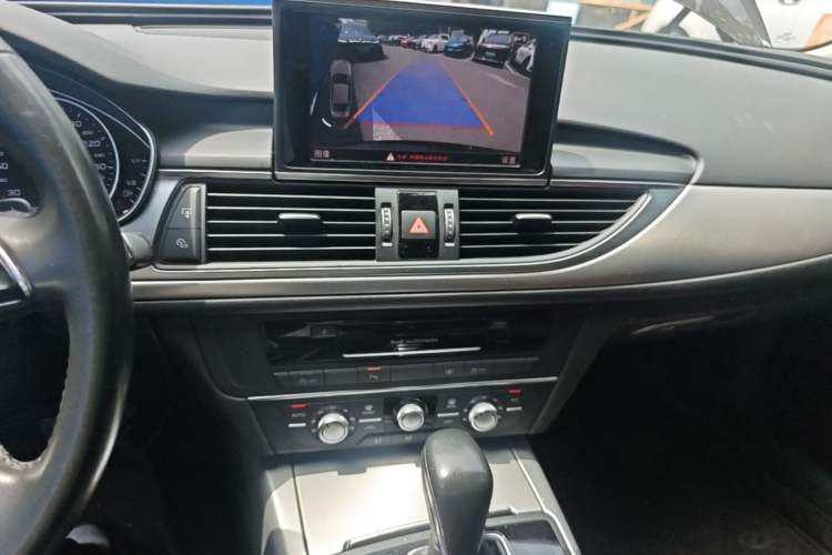 Used Audi A6L 2018 30th Anniversary Edition TFSI Trendy Model Audio And AC Panel