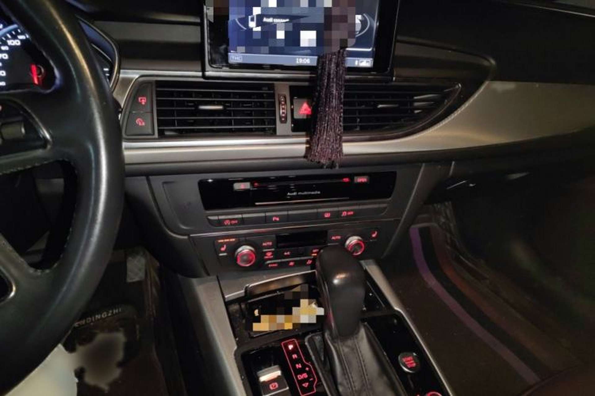 Used Audi A6L 2018 30th Anniversary Edition 35 TFSI Fashion Model Audio And AC Panel