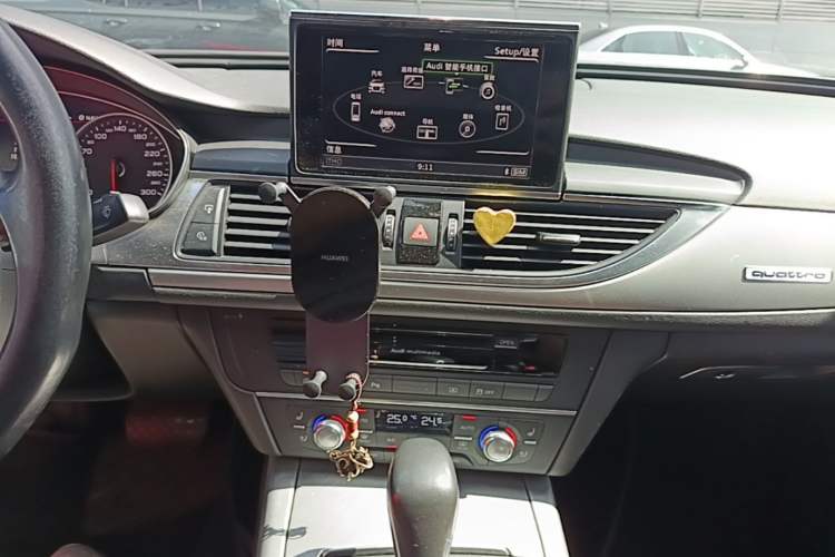 Used Audi A6L 2018 30th Anniversary Edition 45 TFSI quattro Sport model Audio And AC Panel