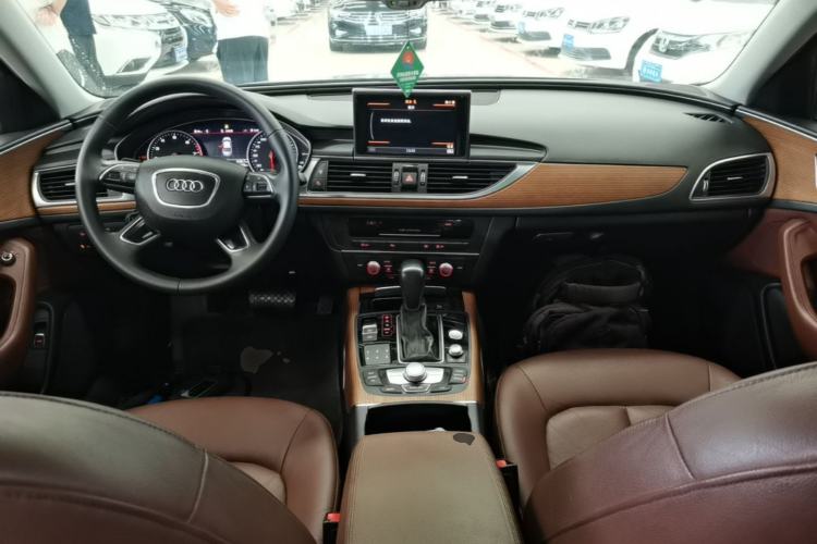 Used Audi A6L 2018 30th Anniversary Edition 30 FSI Style Model Center Console