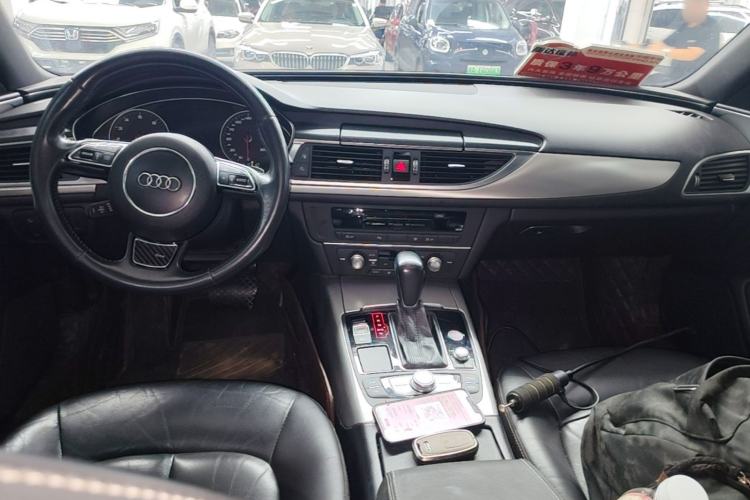 Used Audi A6L 2018 30th Anniversary Edition 35 TFSI Sport Edition Center Console
