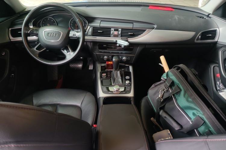 Used Audi A6L 2018 30th Anniversary Edition 35 TFSI Fashion Model Center Console