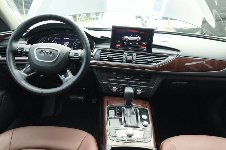Used Audi A6L 2018 30th Anniversary Edition TFSI Trendy Model Center Console