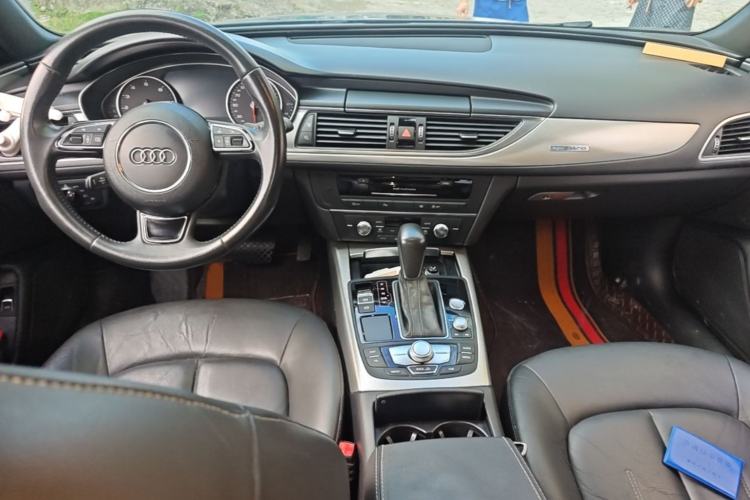 Used Audi A6L 2018 30th Anniversary Edition 45 TFSI quattro Sport model Center Console