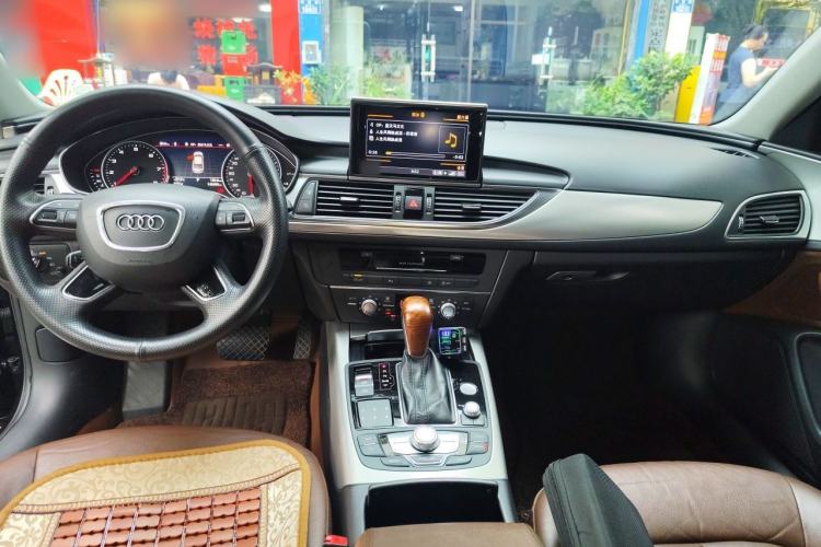 Used Audi A6L 2018 30th Anniversary Edition 35 TFSI Fashion Model Center Console