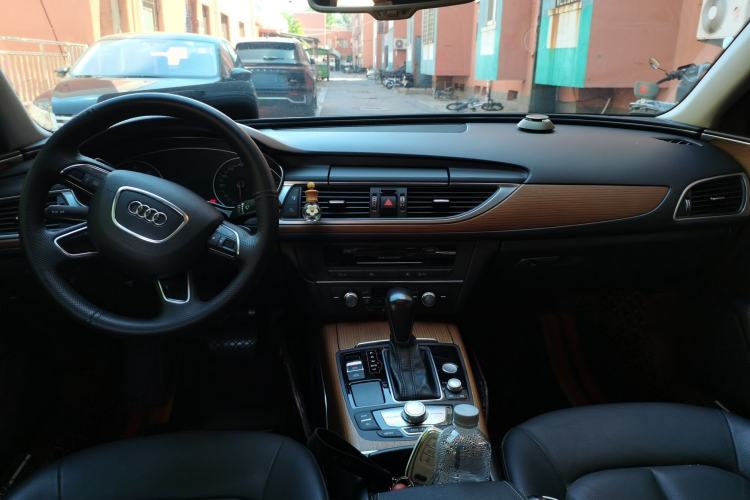 Used Audi A6L 2018 30th Anniversary Edition 30 FSI Style Model Center Console