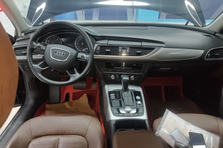 Used Audi A6L 2018 30th Anniversary Edition 35 TFSI Fashion Model Center Console
