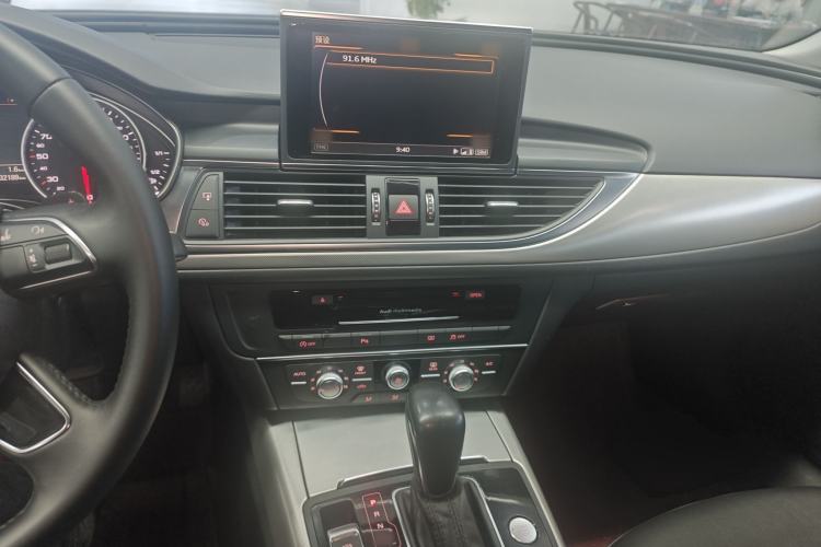 Used Audi A6L 2018 30th Anniversary Edition TFSI Trendy Model Center Console