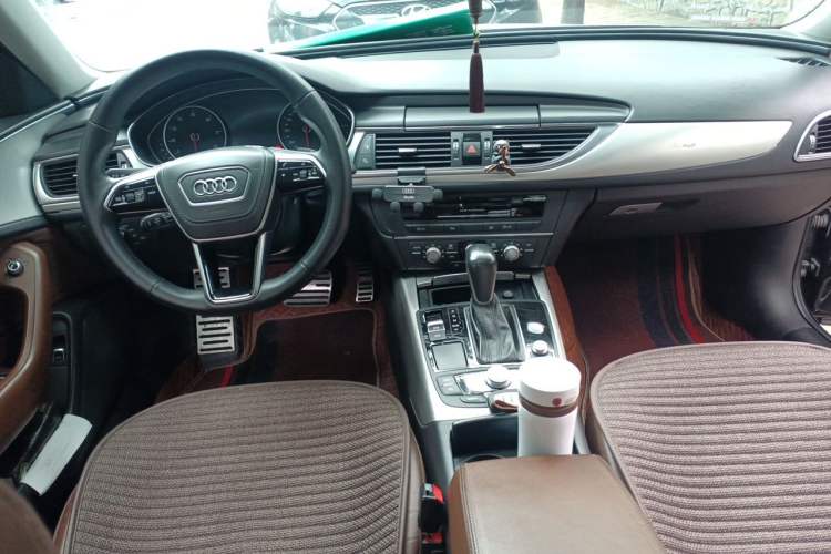 Used Audi A6L 2018 30th Anniversary Edition TFSI Trendy Model Center Console