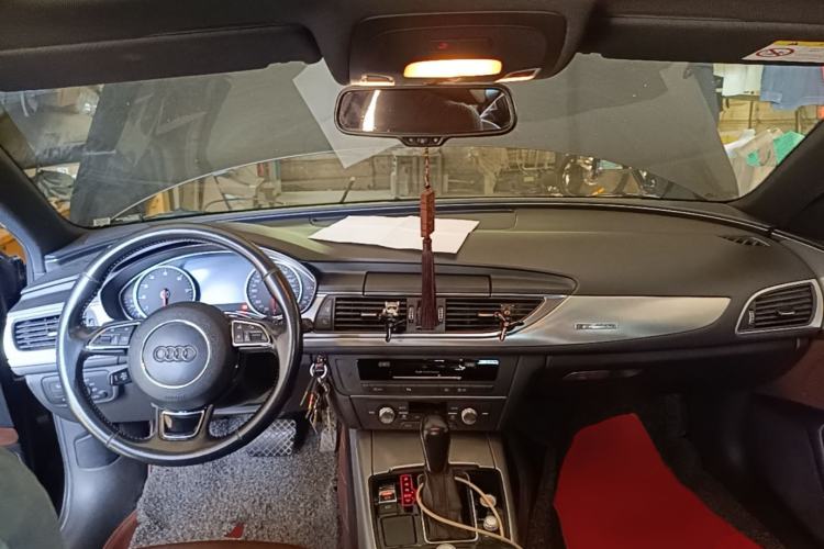 Used Audi A6L 2018 30th Anniversary Edition 45 TFSI quattro Sport model Center Console