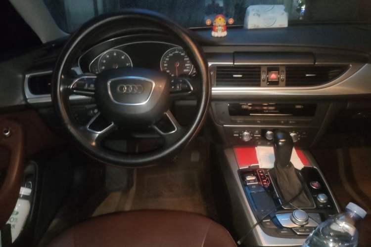 Used Audi A6L 2018 30th Anniversary Edition TFSI Trendy Model Center Console