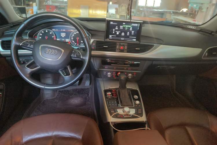 Used Audi A6L 2018 30th Anniversary Edition 35 TFSI Fashion Model Center Console