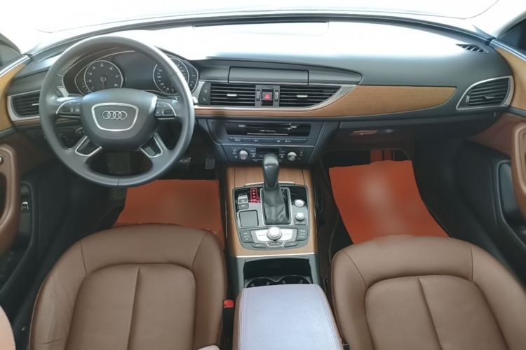 Used Audi A6L 2018 30th Anniversary Edition 30 FSI Style Model Center Console