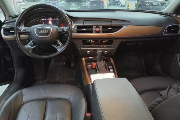 Used Audi A6L 2018 30th Anniversary Edition 30 FSI Style Model Center Console