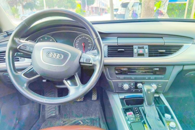 Used Audi A6L 2018 30th Anniversary Edition TFSI Trendy Model Center Console
