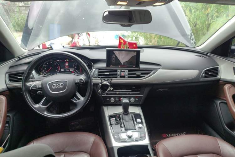 Used Audi A6L 2018 30th Anniversary Edition 35 TFSI Fashion Model Center Console