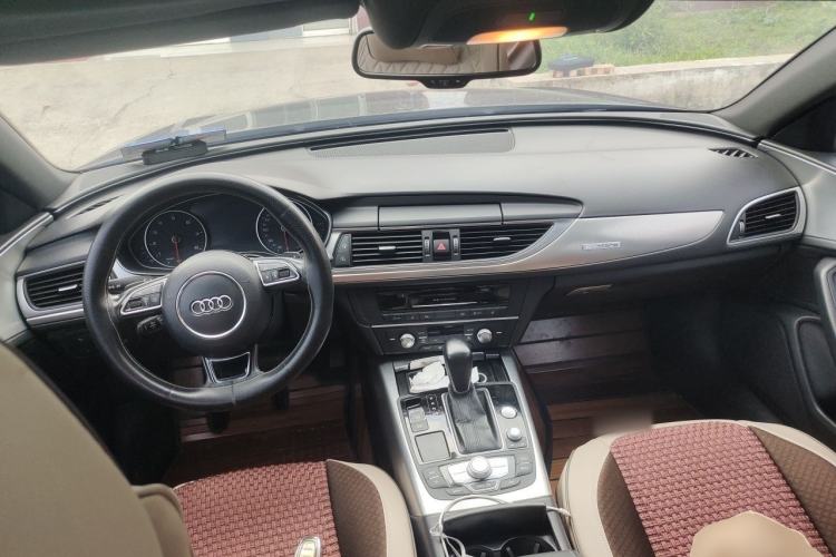 Used Audi A6L 2018 30th Anniversary Edition 45 TFSI quattro Sport model Center Console