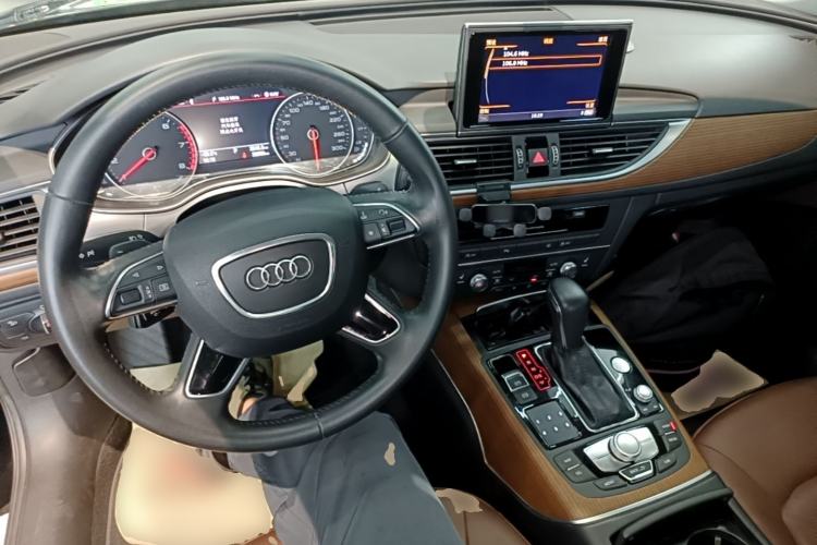 Used Audi A6L 2018 30th Anniversary Edition 30 FSI Style Model Center Console
