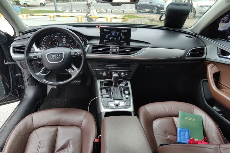 Used Audi A6L 2018 30th Anniversary Edition 35 TFSI Fashion Model Center Console