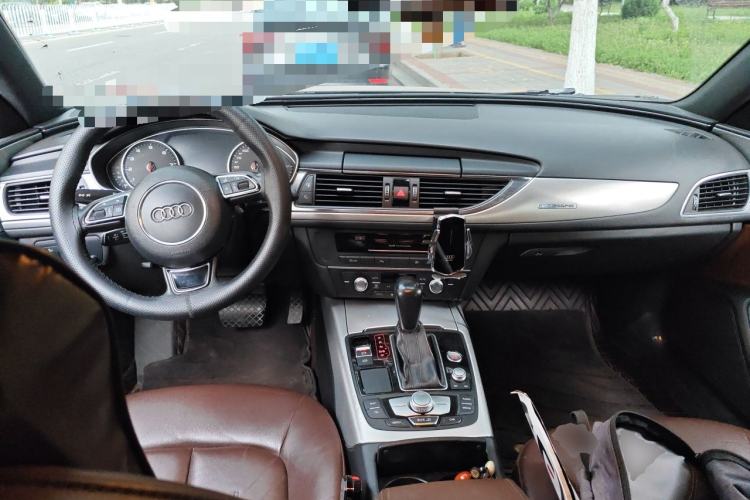 Used Audi A6L 2018 30th Anniversary Edition 45 TFSI quattro Sport model Center Console