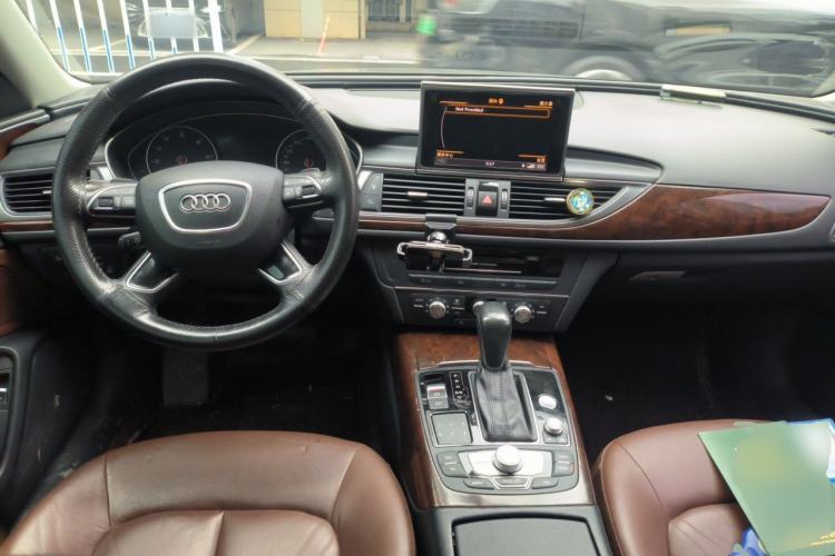 Used Audi A6L 2018 30th Anniversary Edition TFSI Trendy Model Center Console