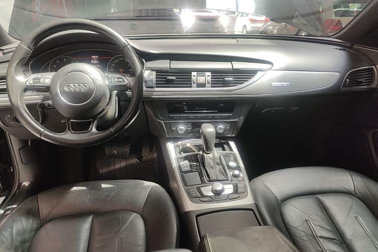 Used Audi A6L 2018 30th Anniversary Edition 45 TFSI quattro Sport model Center Console