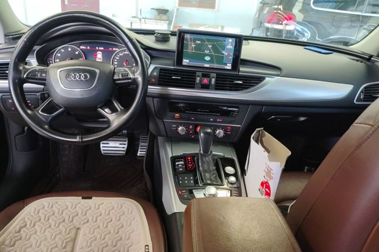 Used Audi A6L 2018 30th Anniversary Edition 35 TFSI Fashion Model Center Console
