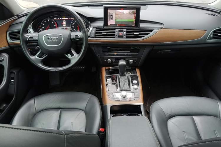 Used Audi A6L 2018 30th Anniversary Edition 30 FSI Style Model Center Console