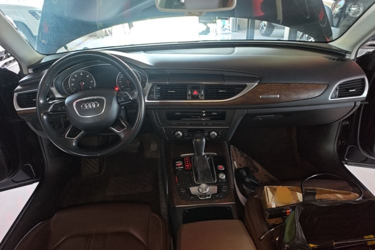 Used Audi A6L 2018 30th Anniversary Edition 45 TFSI quattro Luxury Model Center Console