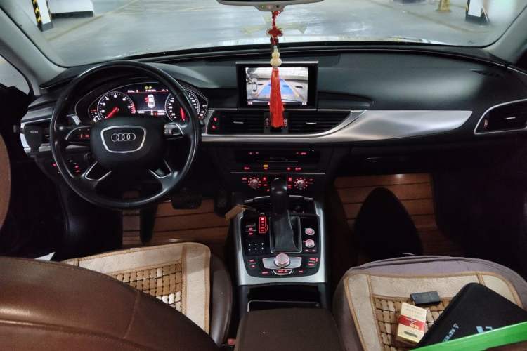 Used Audi A6L 2018 30th Anniversary Edition 35 TFSI Fashion Model Center Console
