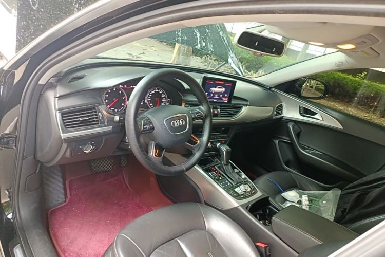 Used Audi A6L 2018 30th Anniversary Edition 35 TFSI Fashion Model Center Console
