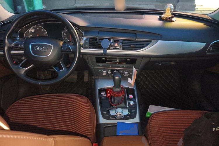 Used Audi A6L 2018 30th Anniversary Edition TFSI Trendy Model Center Console