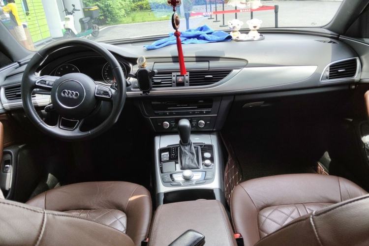 Used Audi A6L 2018 30th Anniversary Edition 35 TFSI Sport Edition Center Console