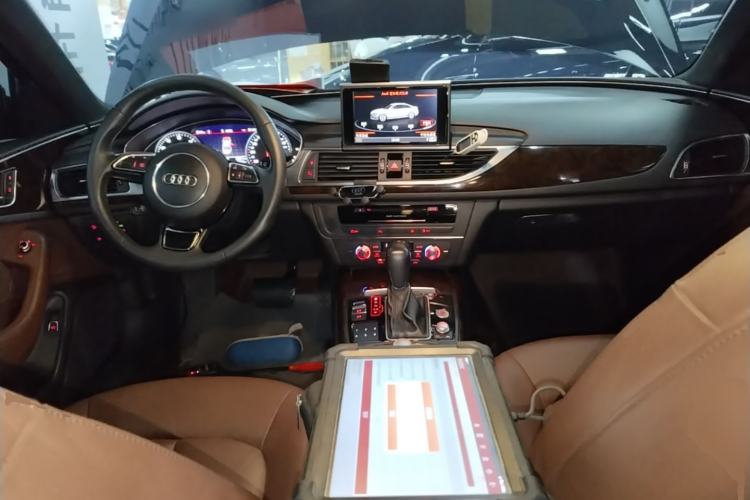 Used Audi A6L 2018 30th Anniversary Edition 35 TFSI Sport Edition Center Console