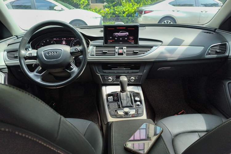 Used Audi A6L 2018 30th Anniversary Edition 35 TFSI Fashion Model Center Console