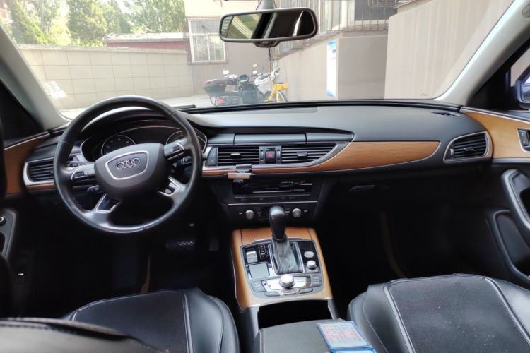 Used Audi A6L 2018 30th Anniversary Edition 30 FSI Style Model Center Console