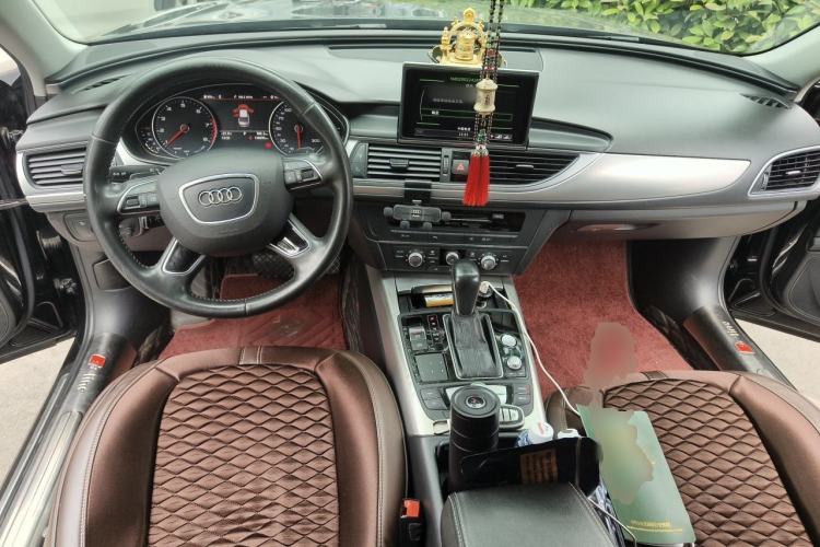Used Audi A6L 2018 30th Anniversary Edition 35 TFSI Fashion Model Center Console