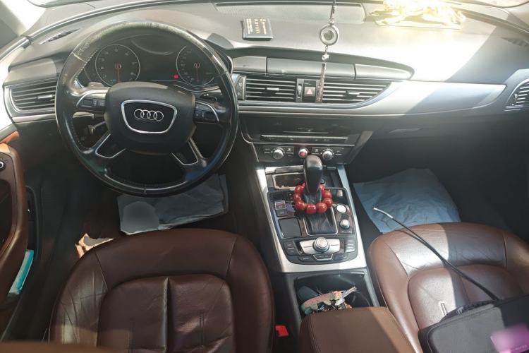 Used Audi A6L 2018 30th Anniversary Edition TFSI Trendy Model Center Console