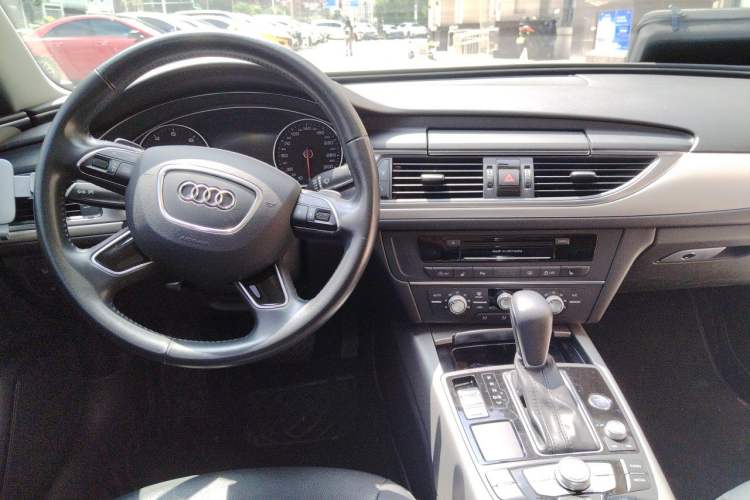 Used Audi A6L 2018 30th Anniversary Edition 35 TFSI Fashion Model Center Console