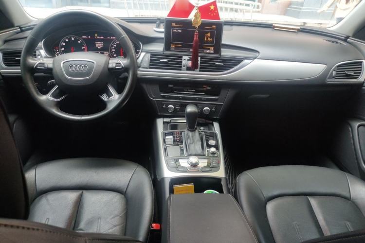 Used Audi A6L 2018 30th Anniversary Edition 35 TFSI Fashion Model Center Console