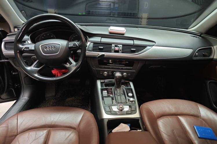 Used Audi A6L 2018 30th Anniversary Edition 35 TFSI Fashion Model Center Console
