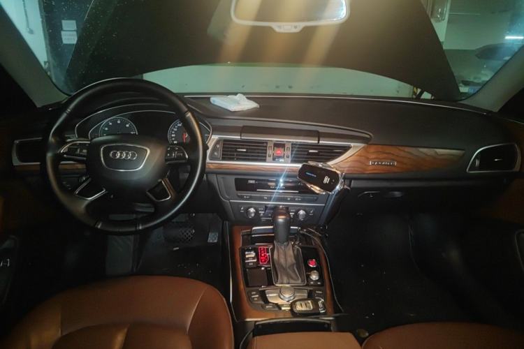 Used Audi A6L 2018 30th Anniversary Edition 35 TFSI Fashion Model Center Console