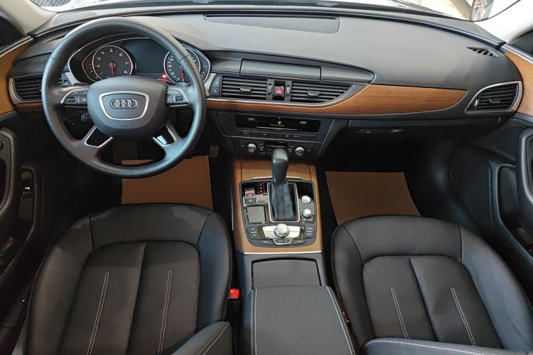 Used Audi A6L 2018 30th Anniversary Edition 30 FSI Style Model Center Console